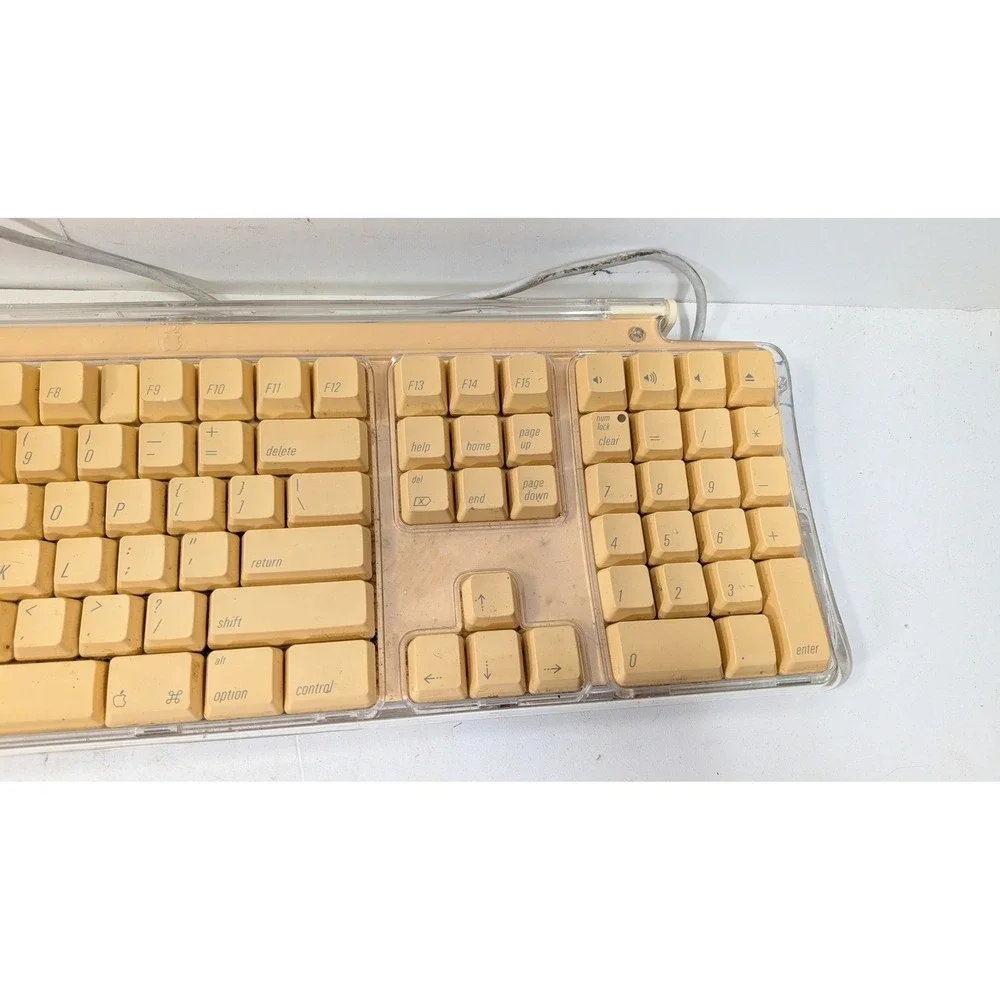 Apple Pro Keyboard M7803 Vintage Clear USB Wired Mechanical Feel White Yellowed